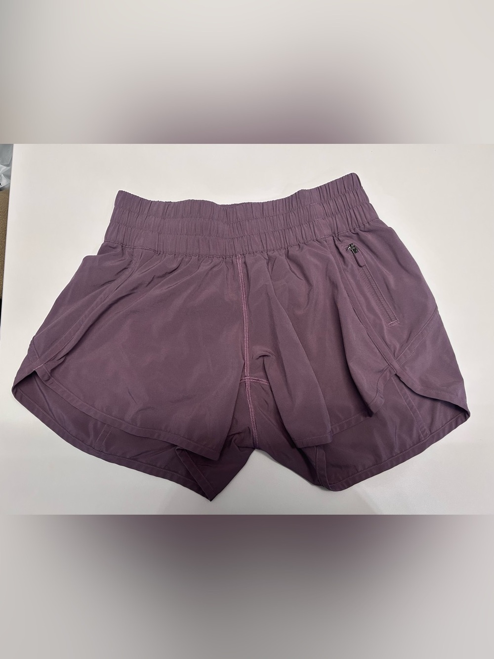 NWOT Lululemon Track Mid-Rise Lined Short 5" – Size 6